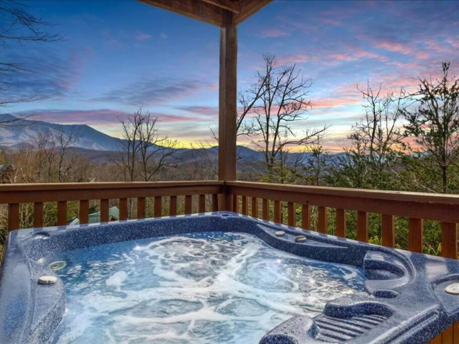 Breathtaking Views Of The Smokies, 3 Mins To Gatlinburg Villa Eksteriør billede
